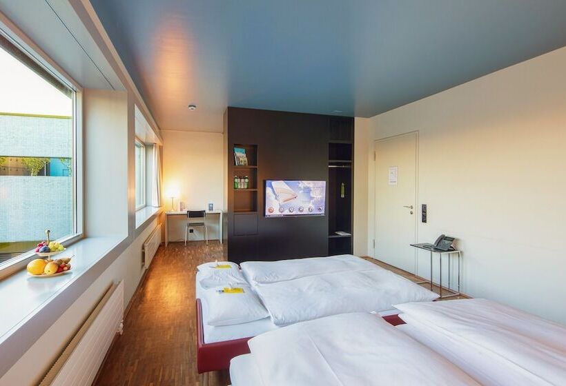 Quarto Superior, Dasbreitehotel Am Rhein
