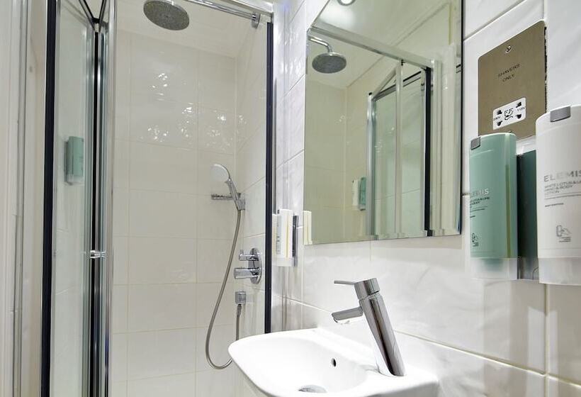 Номер Стандарт, Mandolay Hotel Guildford