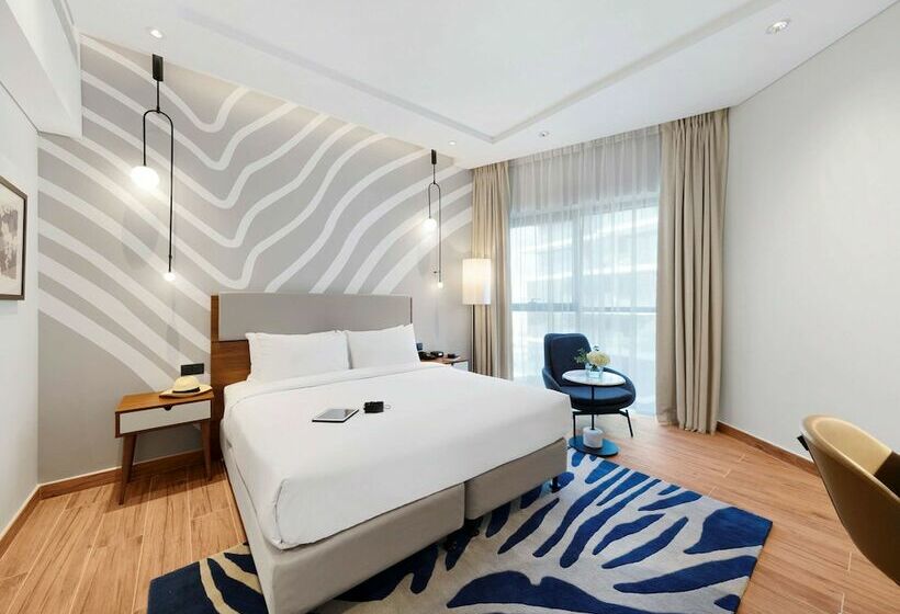 استودیوی لوکس, Adagio Premium The Palm