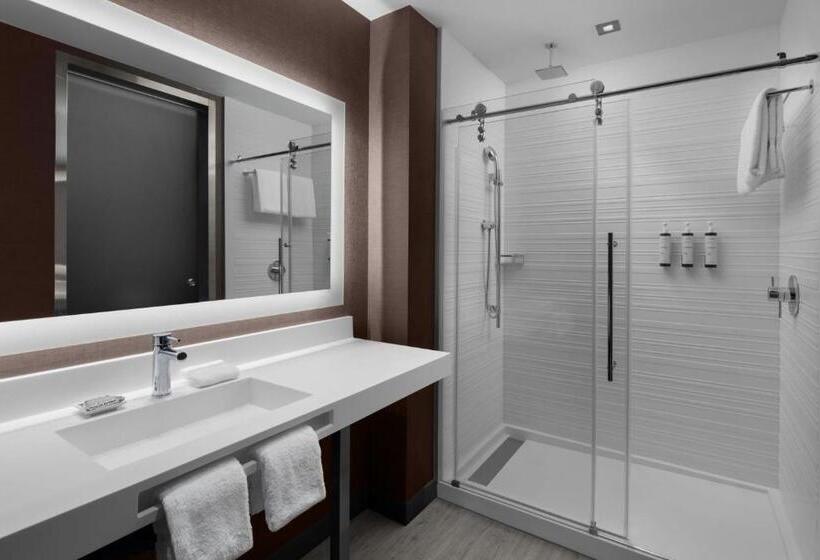 带大床的标准间, Ac Hotel By Marriott San Antonio Riverwalk