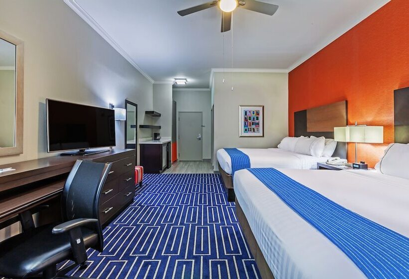 סוויטה מותאמת לאדם עם מוגבלויות, Holiday Inn Express & Suites Houston East, An Ihg