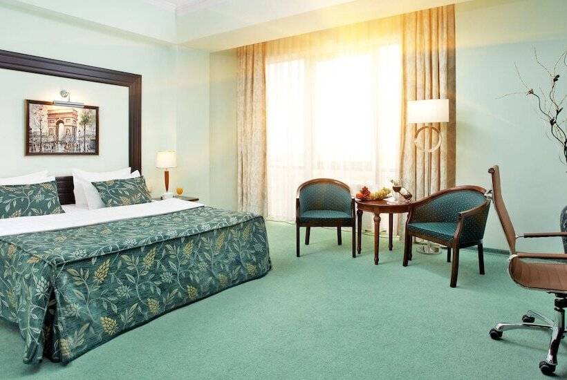 اتاق لوکس, Kazzhol  Almaty