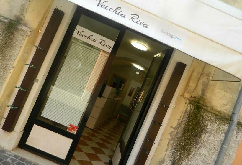 Apartamento 1 Dormitório com Sacada, Vecchia Riva