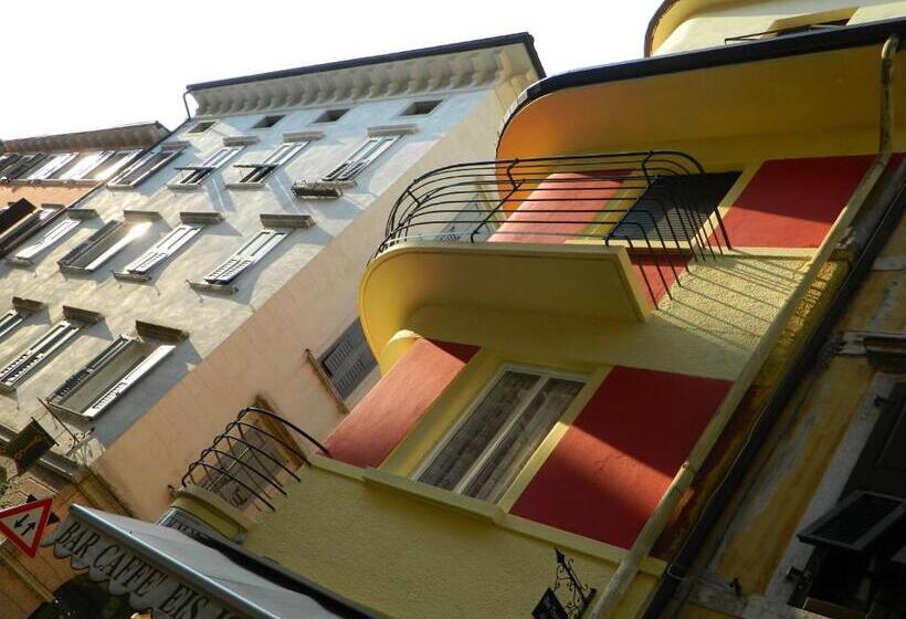 Apartamento 1 Dormitório, Vecchia Riva