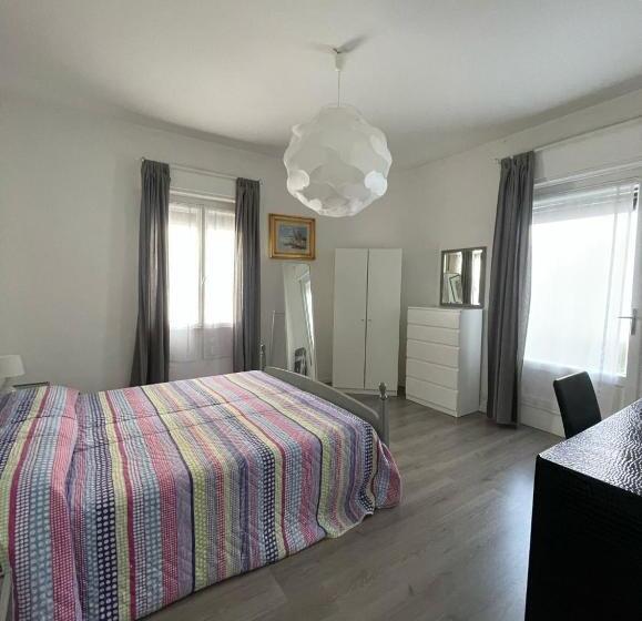 Apartamento 1 Dormitório com Sacada, Vecchia Riva