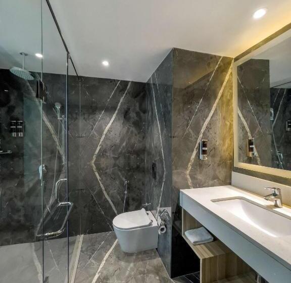 Номер Deluxe Кровать Кинг, Radisson Hotel Bareilly Airport