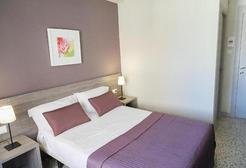 اتاق استاندارد, Hostal Fonda Montserrat