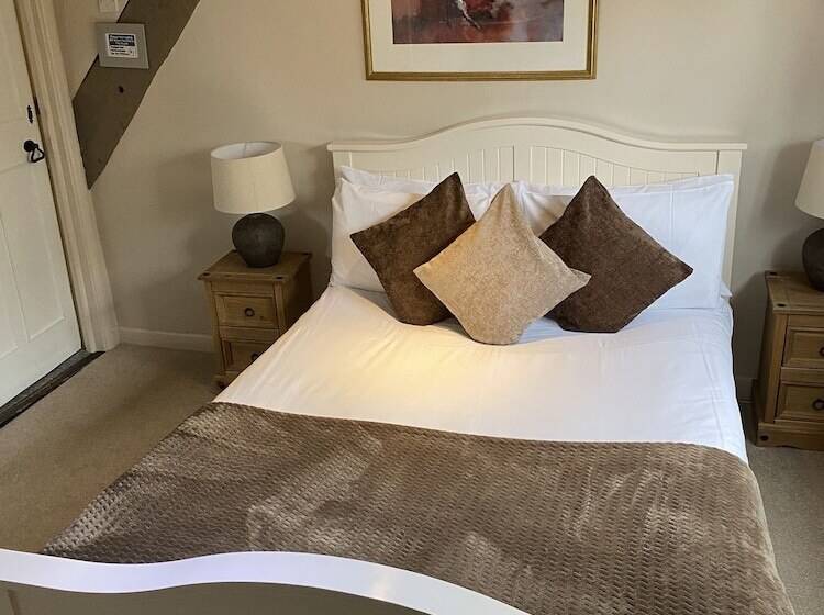 اتاق استاندارد, The George At Nunney