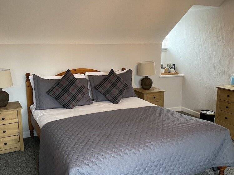 اتاق استاندارد, The George At Nunney
