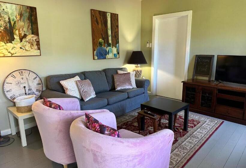 침실 2개 주택, Bush Retreat Farm Stay 2 Br Guest Suite