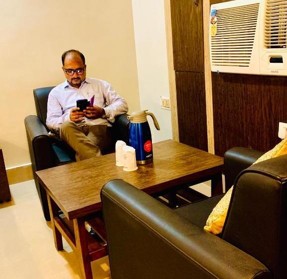 اتاق لوکس با بالکن, Goroomgo Hotel Reliance Jharkhand