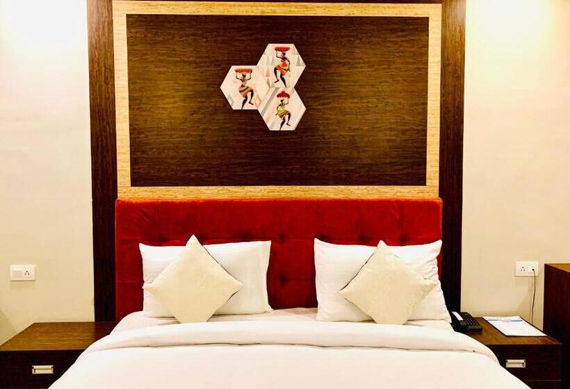 اتاق لوکس با بالکن, Goroomgo Hotel Reliance Jharkhand