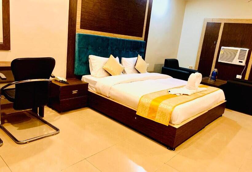 اتاق لوکس با بالکن, Goroomgo Hotel Reliance Jharkhand