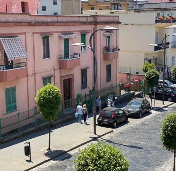 Семейный Номер, Herculaneum Home