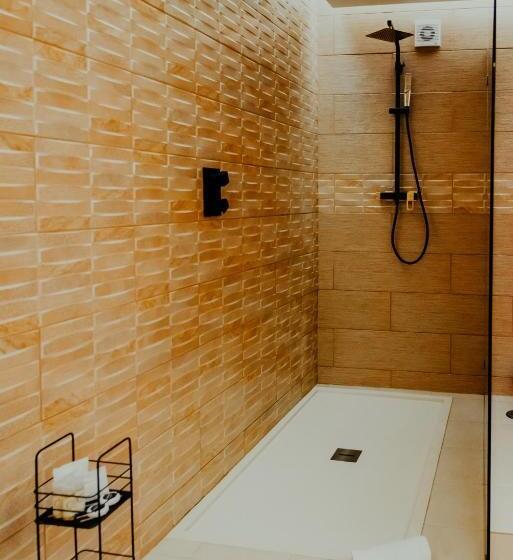 اتاق لوکس با تخت بزرگ, Happy House Comfort Plus
