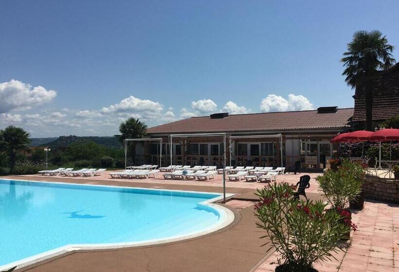 Полулюкс Вид на Бассейн, Hôtel Restaurant   Le Vieux Pigeonnier