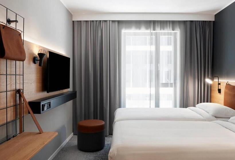 Номер Стандарт, Moxy Milton Keynes