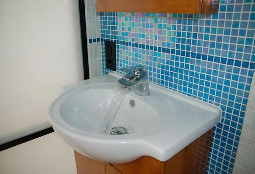 استودیوی استاندارد, Guesthouse University By Lr   Self Check In
