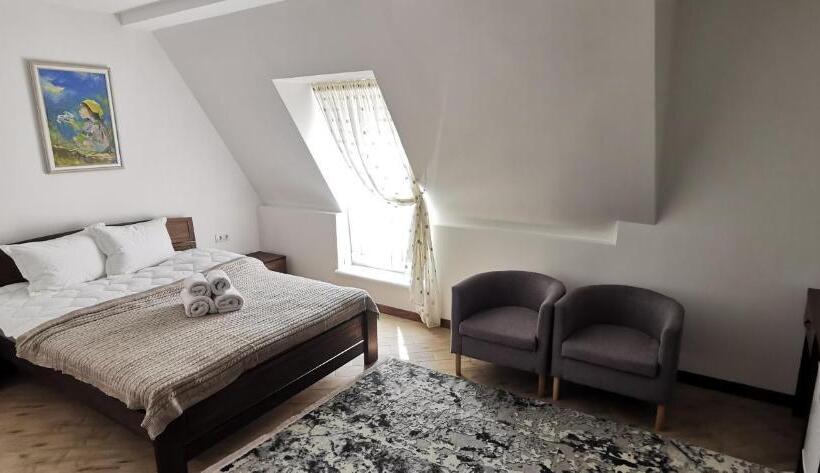 Quarto Estandar, готель ресторан олеся