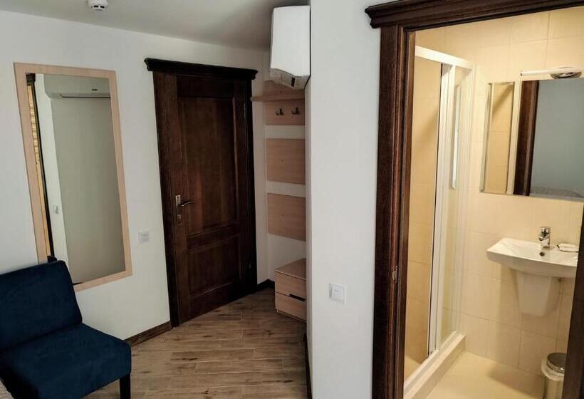Quarto Individual Basic, готель ресторан олеся