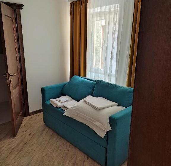 Quarto Triplo Estandar, готель ресторан олеся