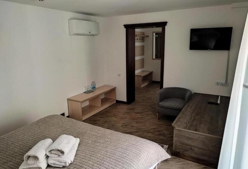 Quarto Triplo Estandar, готель ресторан олеся