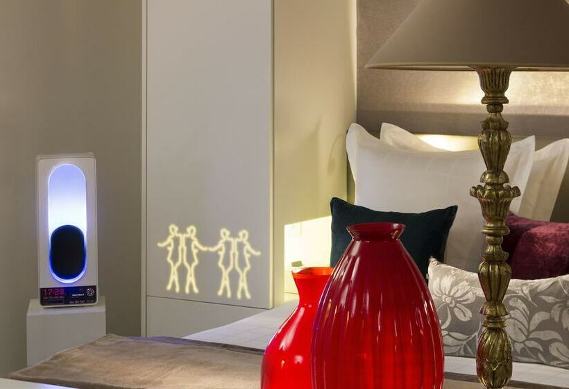 Habitación Prestige, Gabriel Paris