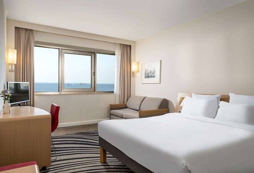 اتاق سوپریور با چشم‌انداز دریا, Ibis Istanbul Zeytinburnu