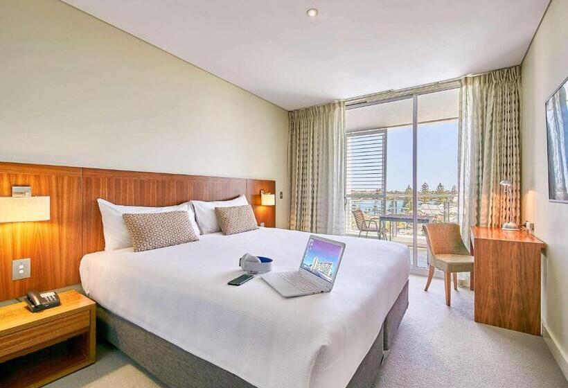 디럭스 룸 킹사이즈 침대, The Sebel Mandurah