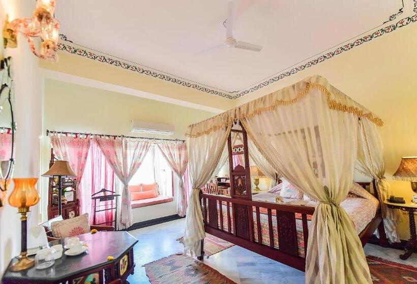 豪华房间, Udai Kothi