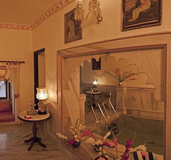 套房, Udai Kothi