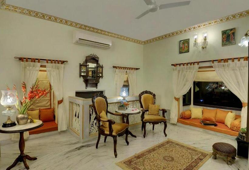 套房, Udai Kothi