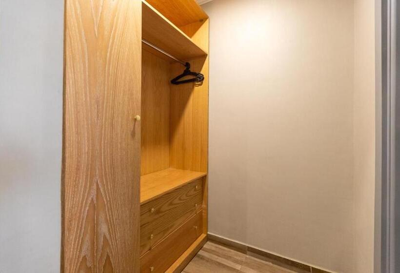 Economy Triple Room, Mamlouk Pyramids