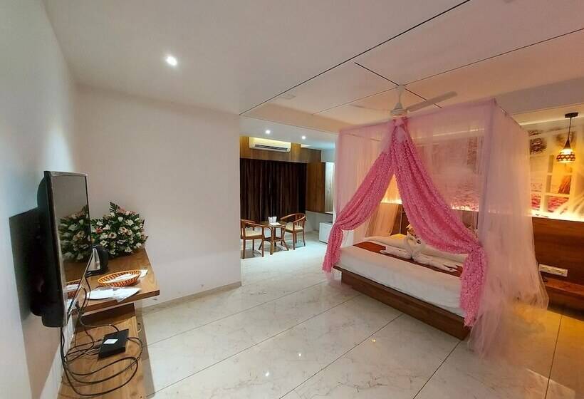 套房, The Grand Piano   Best Business Hotel In Patan