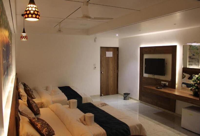 家庭间, The Grand Piano   Best Business Hotel In Patan