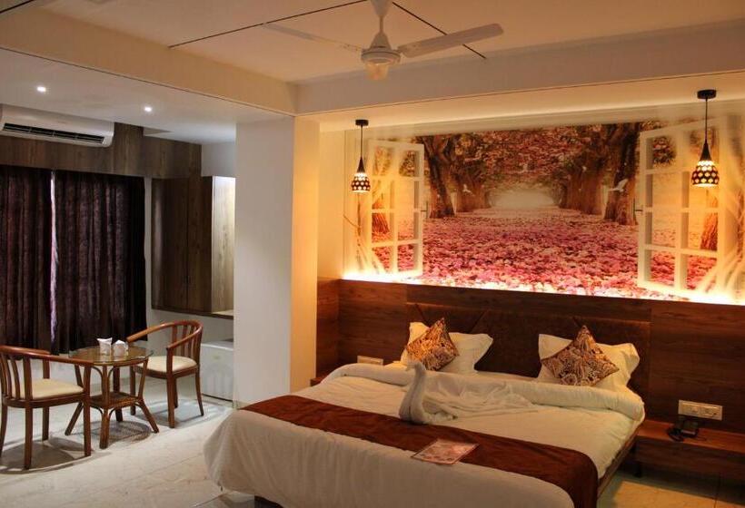 Люкс Кровать Кинг, The Grand Piano   Best Business Hotel In Patan