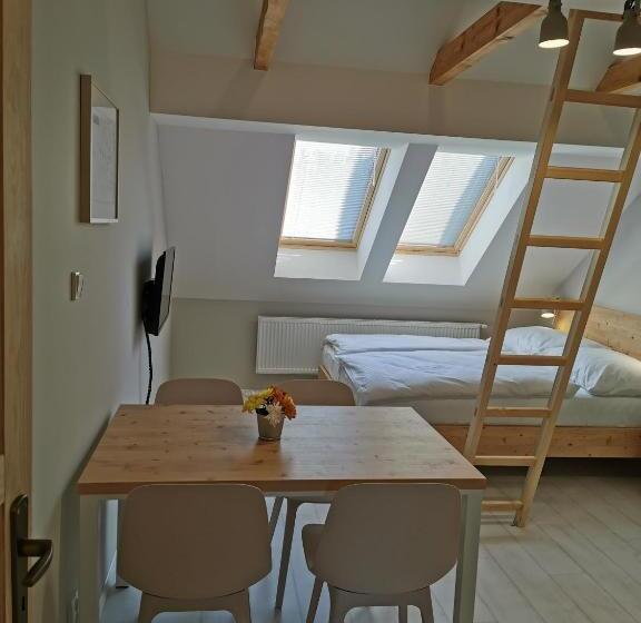 Апартаменты 1 Спальня, Apartmány Slunce