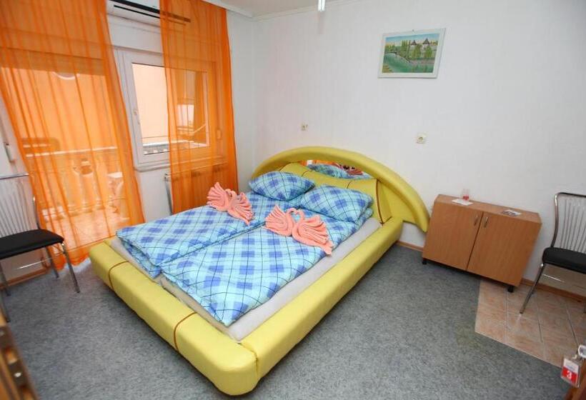 اتاق لوکس یک تخته, Hostel Cuba