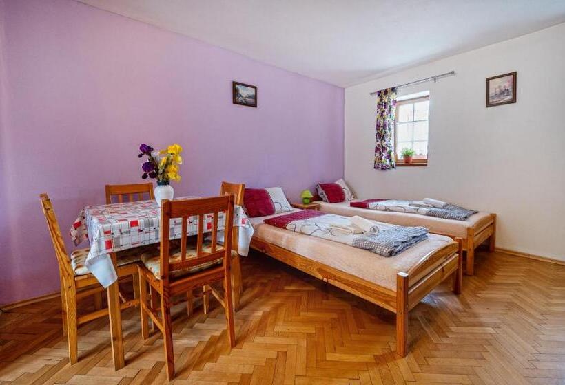 Апартаменты 2 Спальни с Террасой, Penzion U Kostela