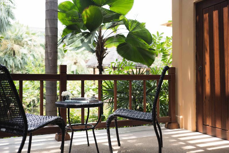 주니어 스위트 킹사이즈 침대, Mövenpick Asara Resort & Spa Hua Hin