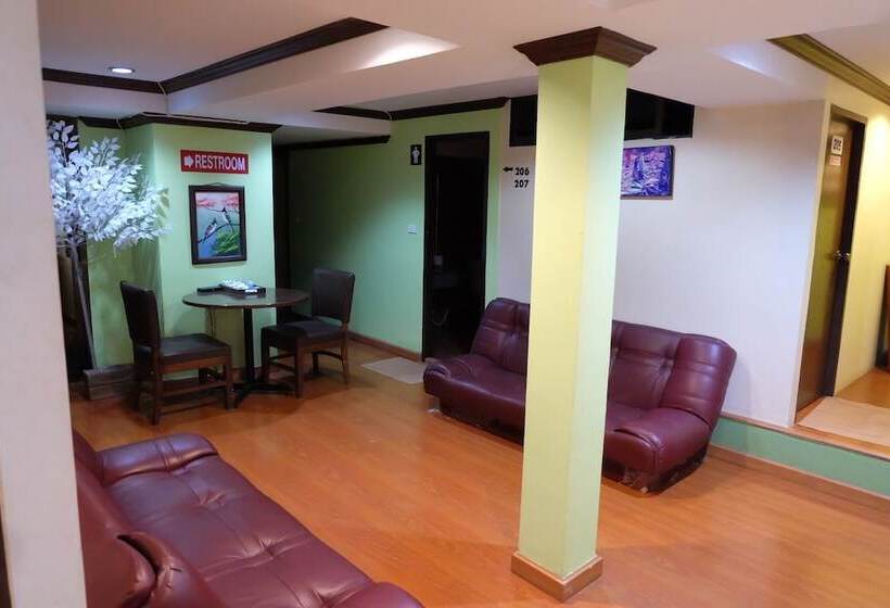 Кровать в Общей Комнате, Starbright Court   Hostel