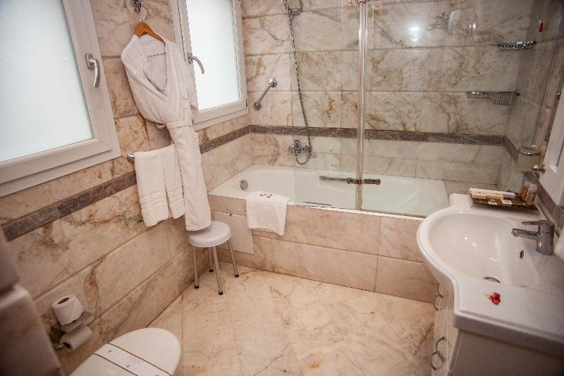 سوییت جونیور, Tunis Grand