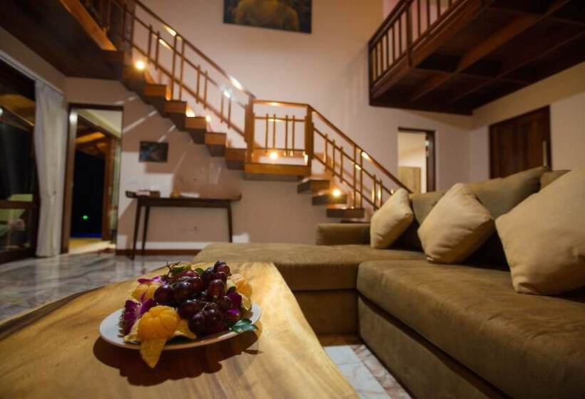 Вилла 2 Спальни, Sandalwood Luxury Villa Resort