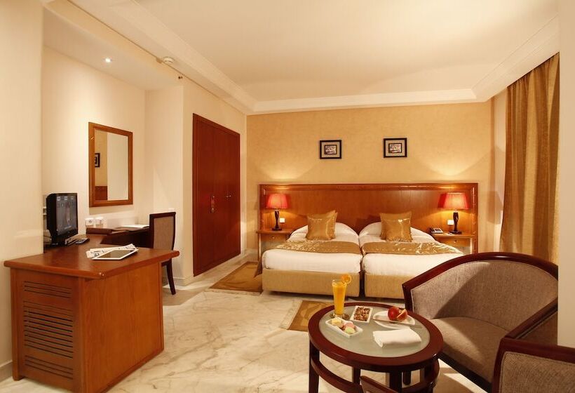 اتاق اجرایی, Tunis Grand