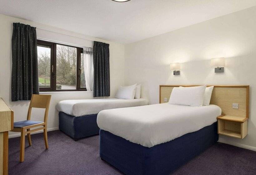 Номер Стандарт Адаптированный для Инвалидов, Days Inn Bridgend Cardiff