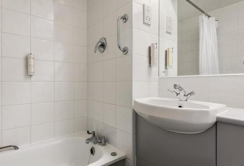 Номер Стандарт, Days Inn Bridgend Cardiff