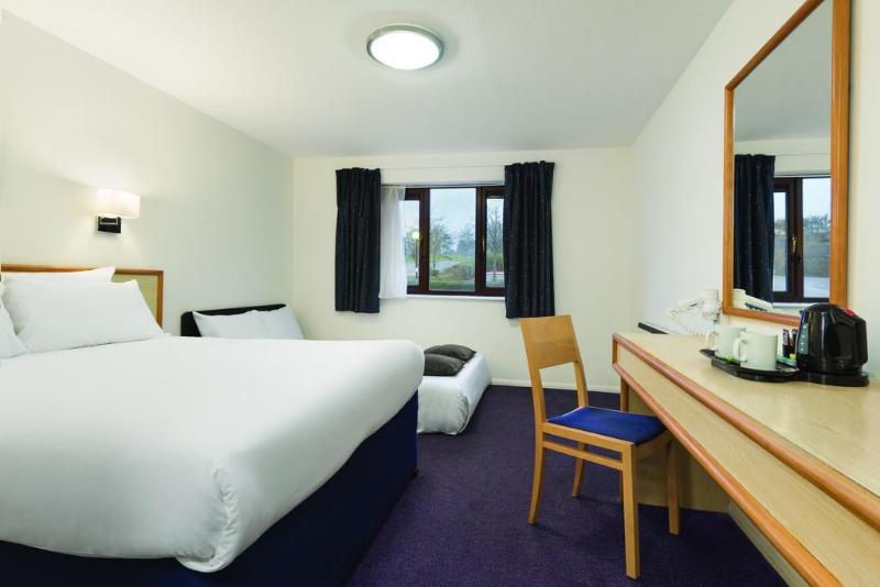 Семейный Номер, Days Inn Bridgend Cardiff