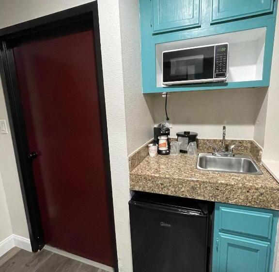 장애인을 위한 스탠다드 룸, Quality Inn And Suites Lafayette