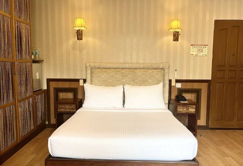 풀장 전망 디럭스 룸, Red Coconut Beach Hotel Boracay