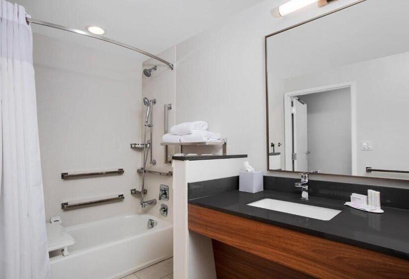 장애인을 위한 킹사이즈 침대 스탠다드 룸, Fairfield By Marriott Inn & Suites Lebanon Near Expo Center